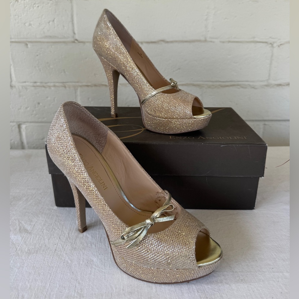 Enzo Angiolini Gold Platform Pumps BOX INCLUDED❗️)